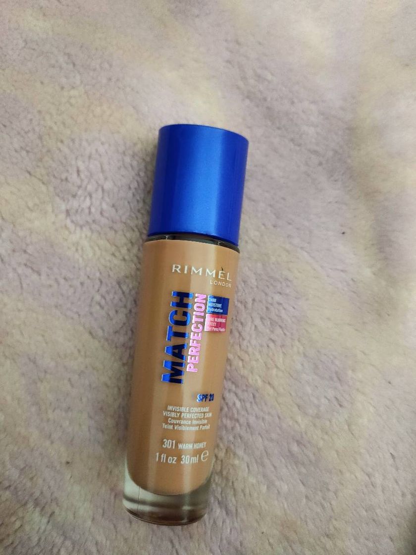 Belleza Rimmel London Match Perfection - Tono 300