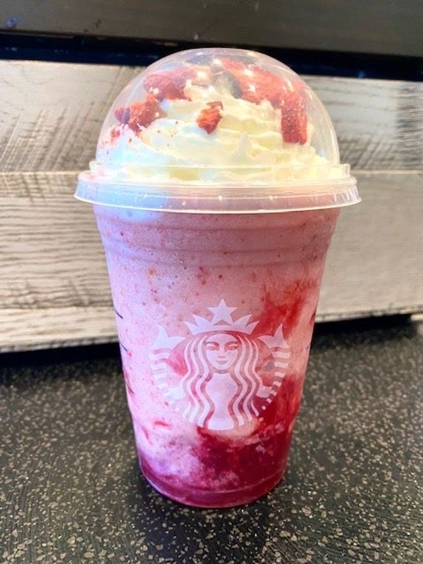 Moda Starbucks Strawberry Frappuccino💞