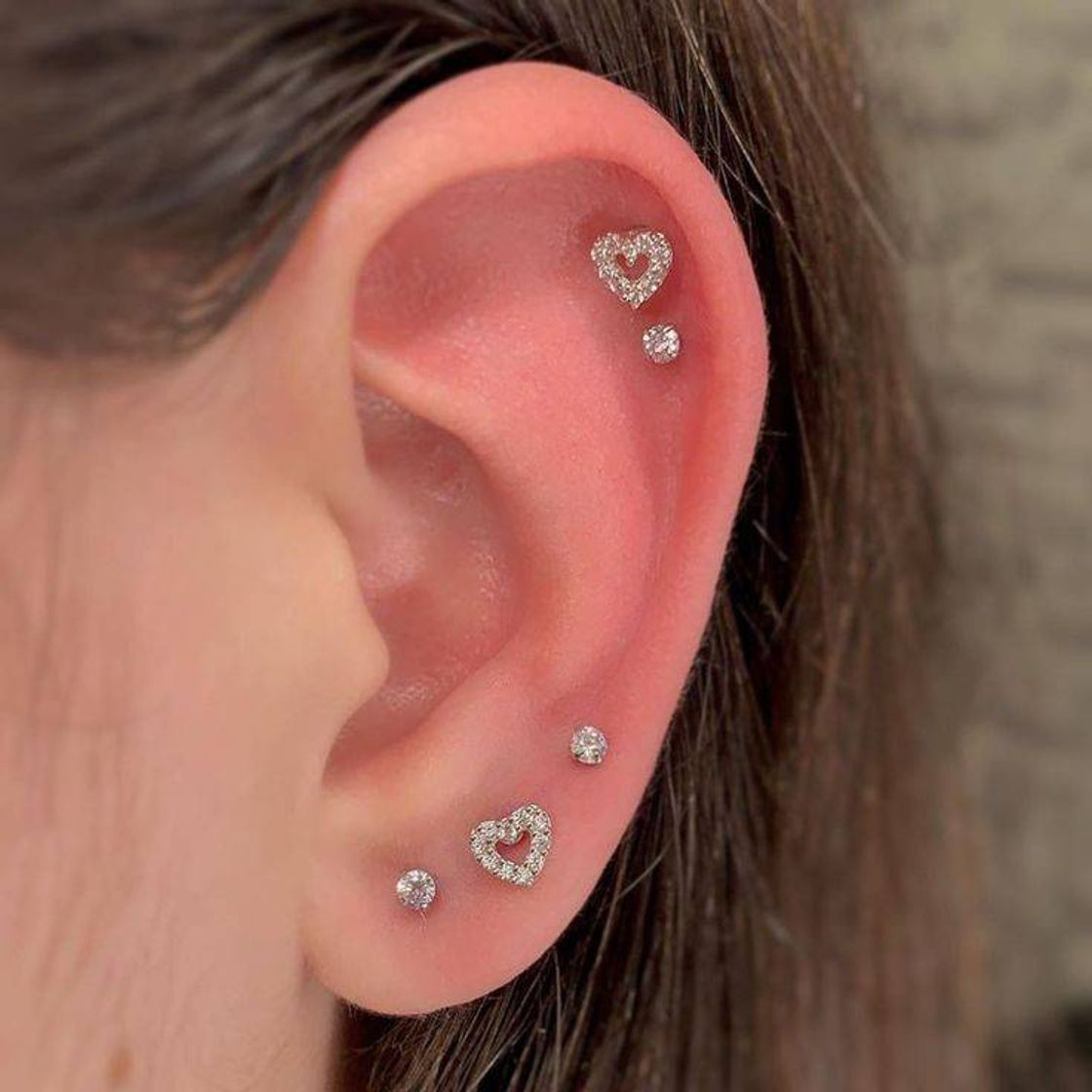 Social Piercing na orelha 