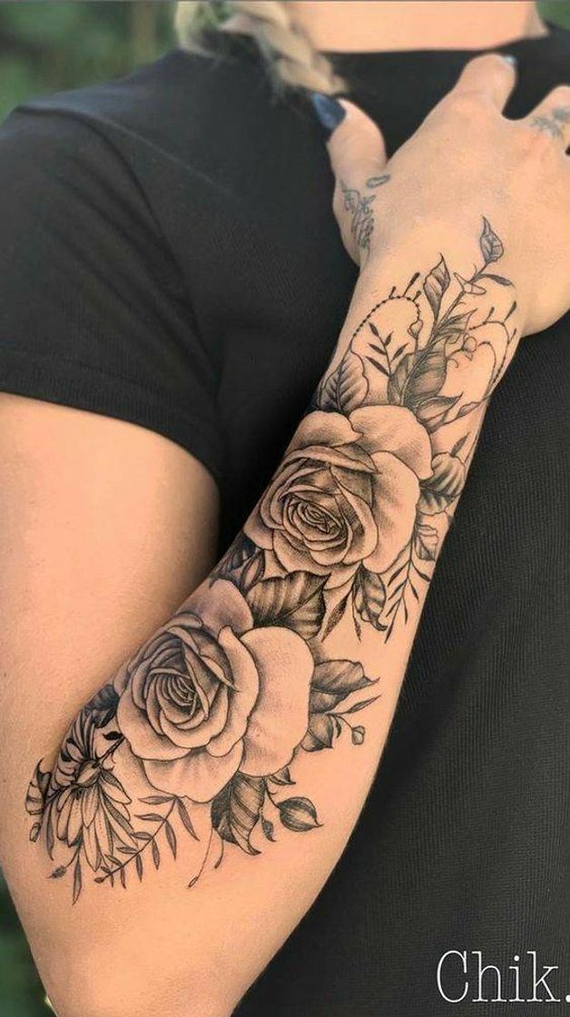 Moda Tatuagem no antebraço - ramo de flor 