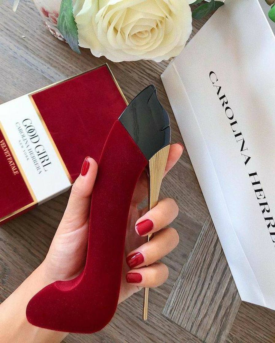Social GOOD GIRL - Carolina Herrera