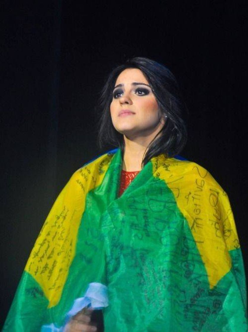 Moda Maite Perroni World Brasil - Duetos Brasil 