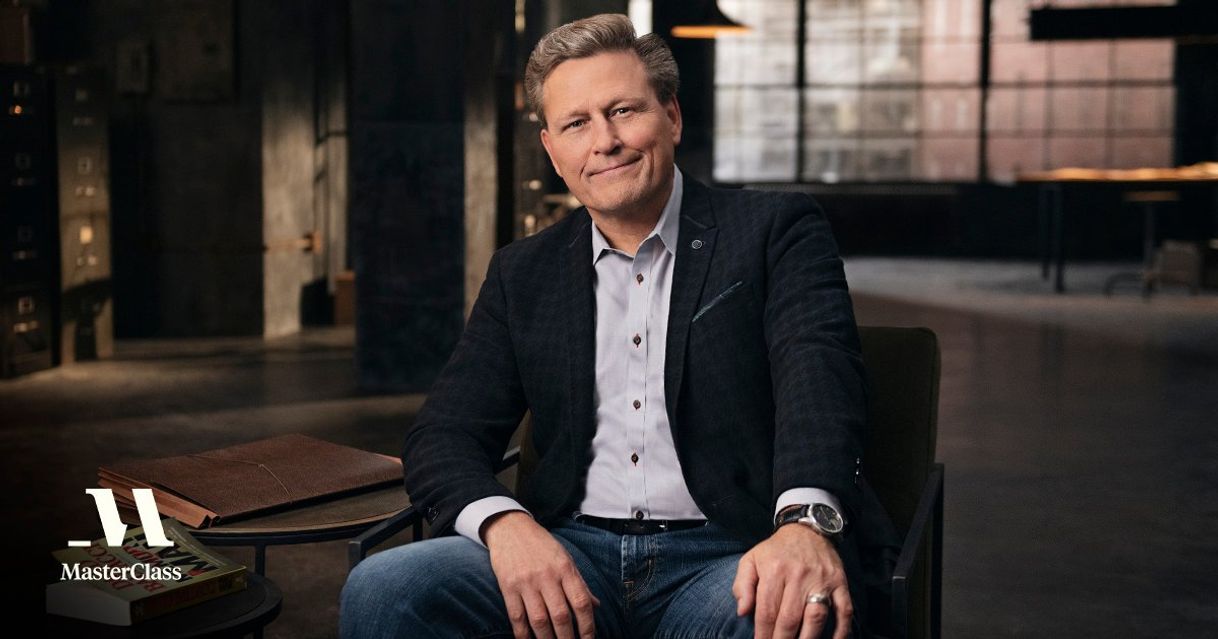 Moda David Baldacci Teaches Mystery and Thriller Writing 