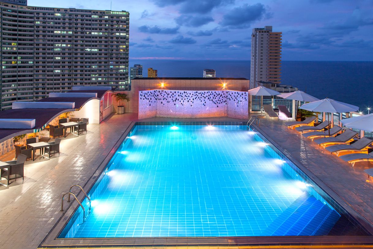 Places Hotel capri cuba