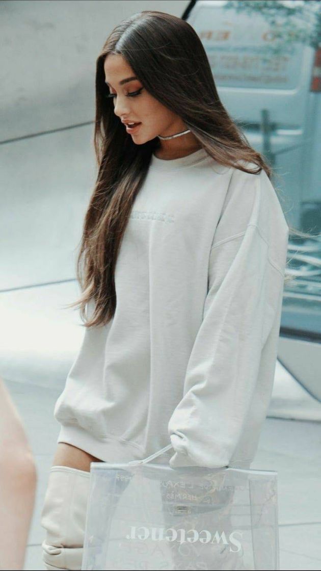 Fashion Wallpaper Ariana 