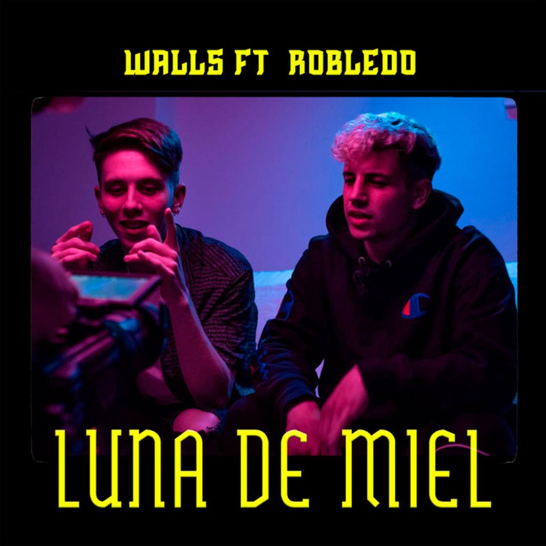 Music Luna de Miel (feat. Robledo)