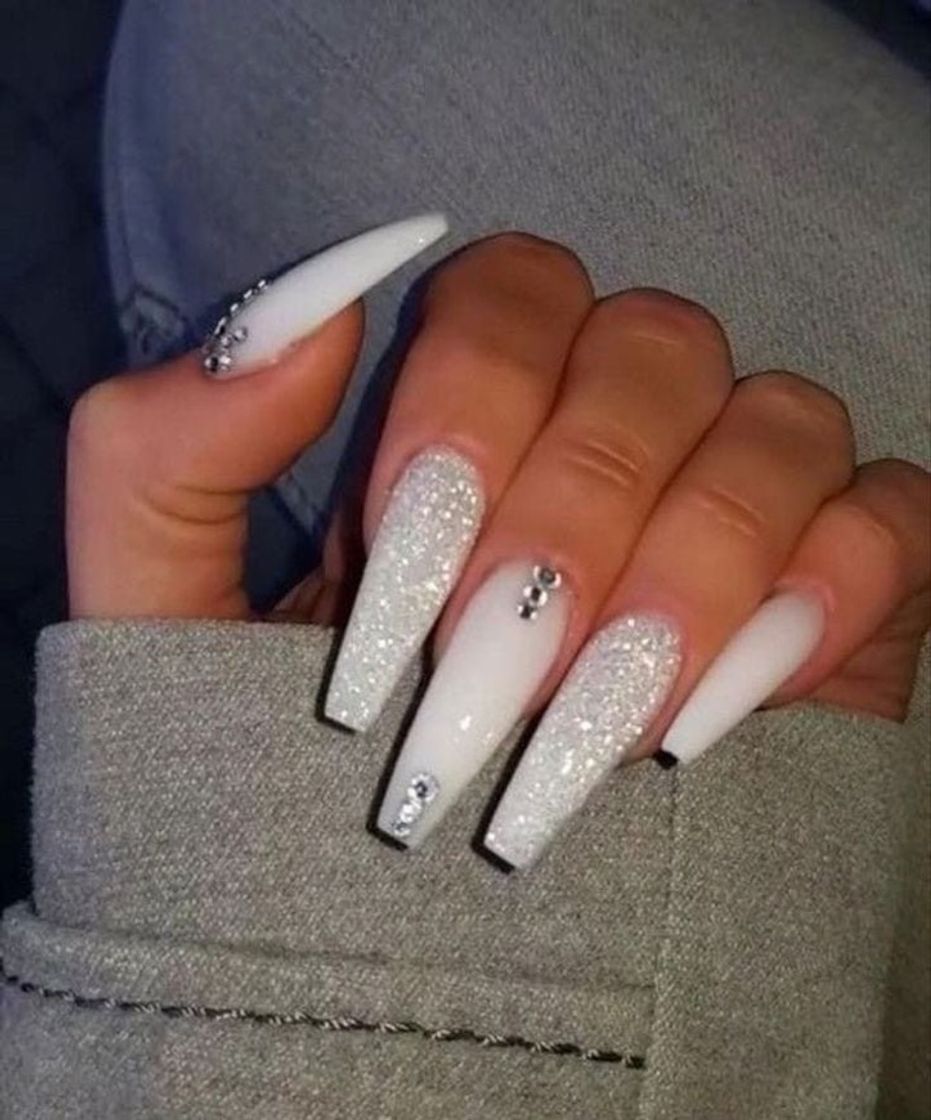 Moda Nails