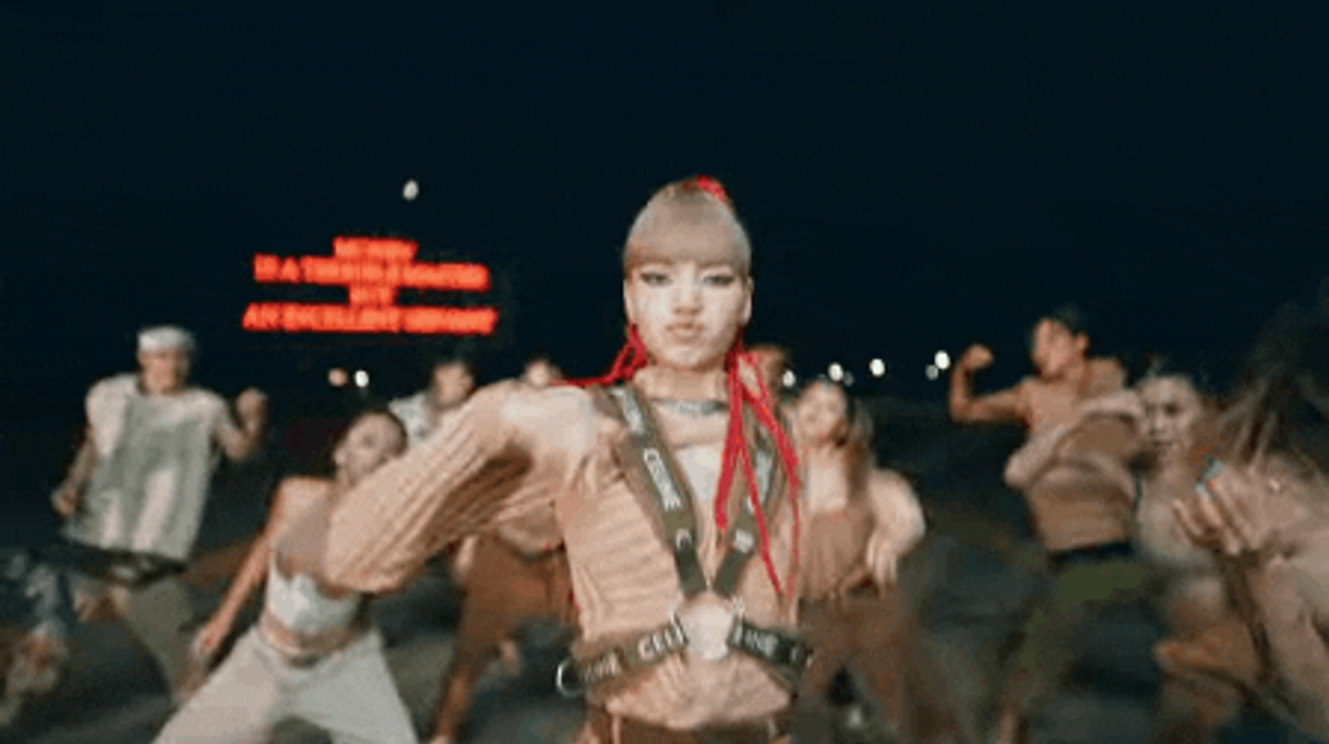 Canción LISA - 'MONEY' EXCLUSIVE PERFORMANCE VIDEO - YouTube