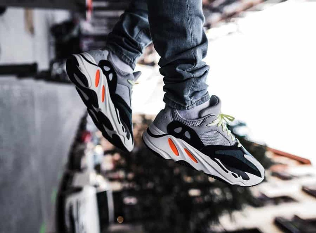 Moda Yeezy 700 Wave Runner