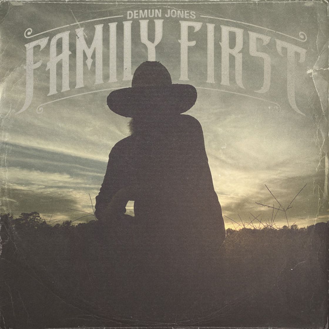 Canción Family First