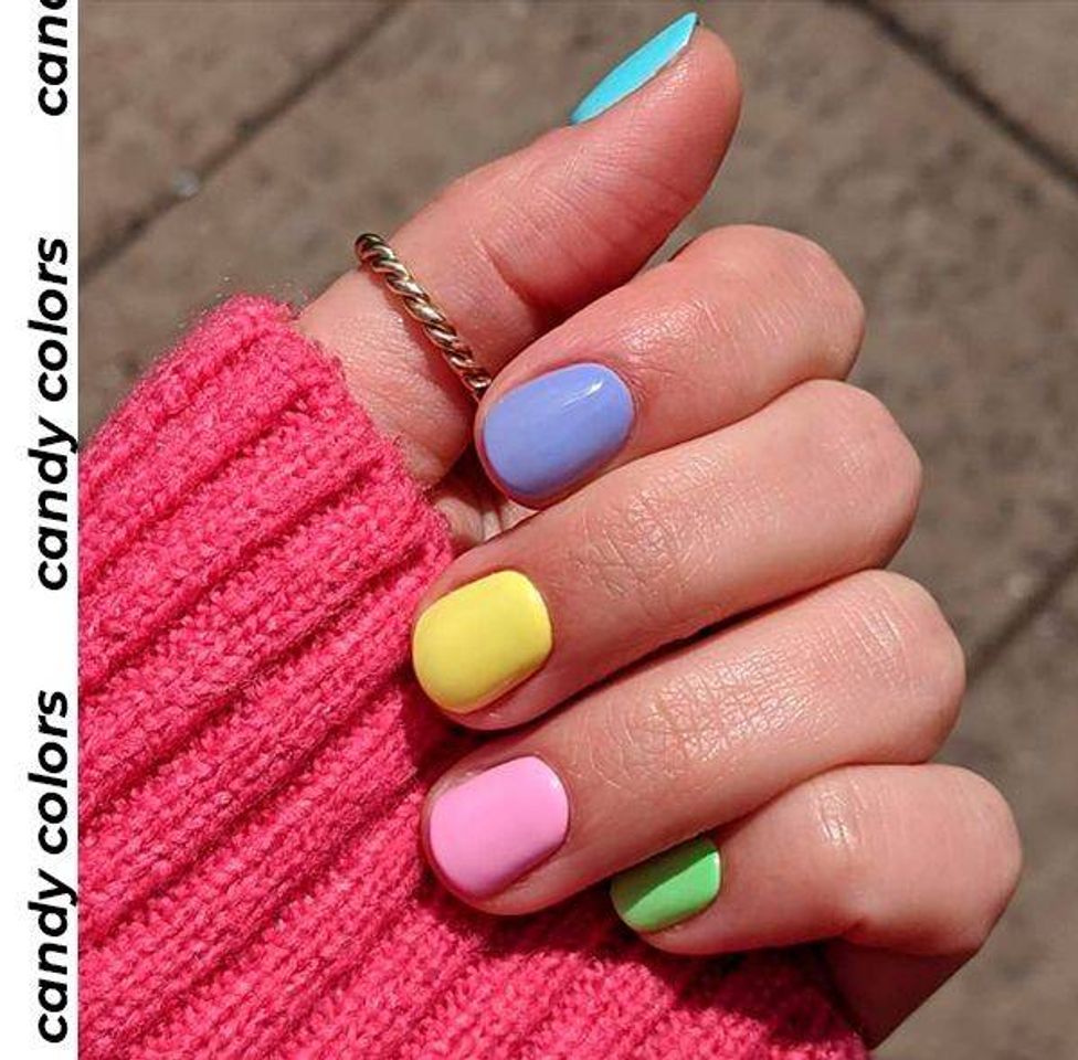 Fashion Pra quem ama unhas curtinhas e bem colorida !🌈