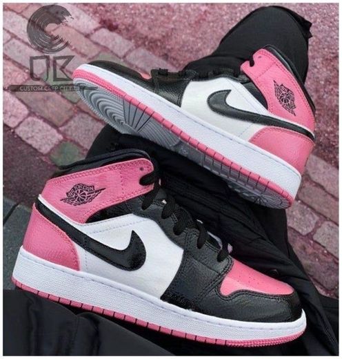 Air Jordan 1 “pink”