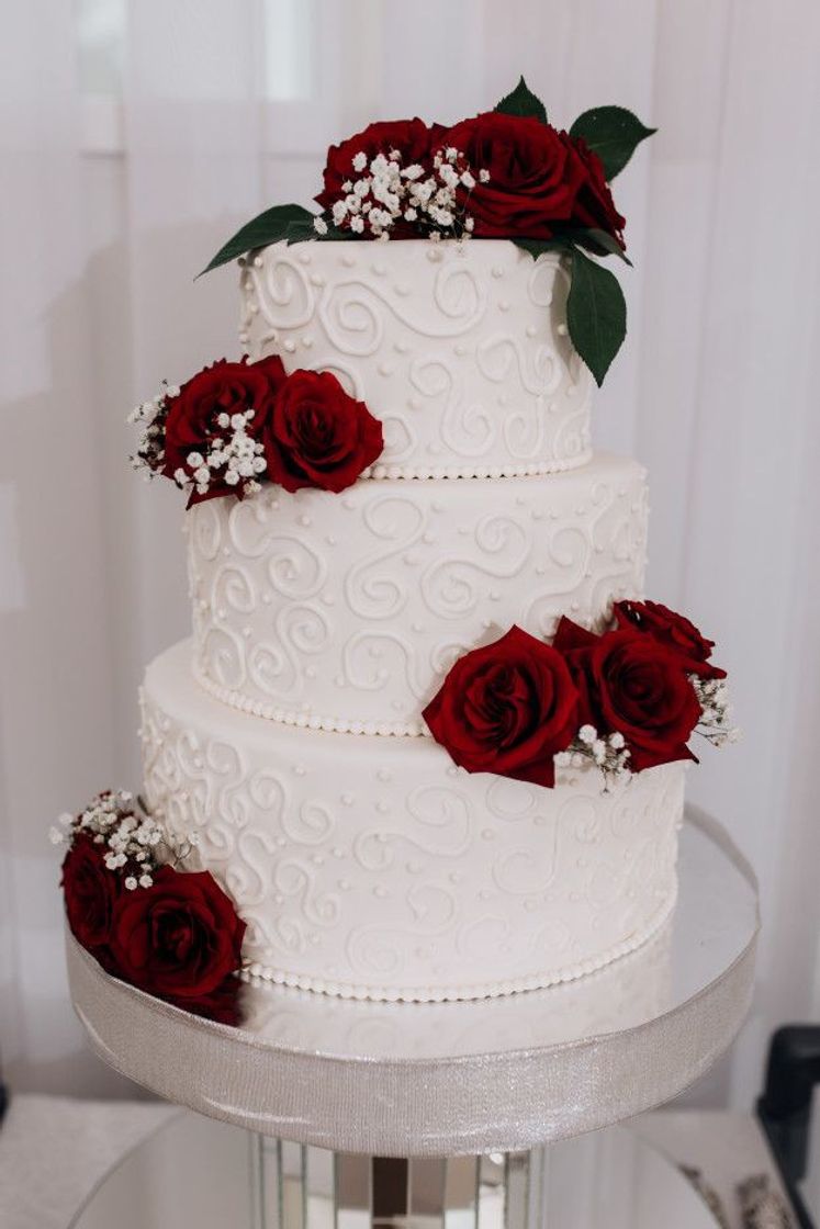 Fashion Bolo de Casamento decorado com Rosas❤️🌹