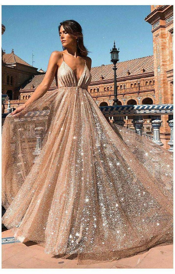 Fashion 🧡 Vestido de baile bege brilhante 