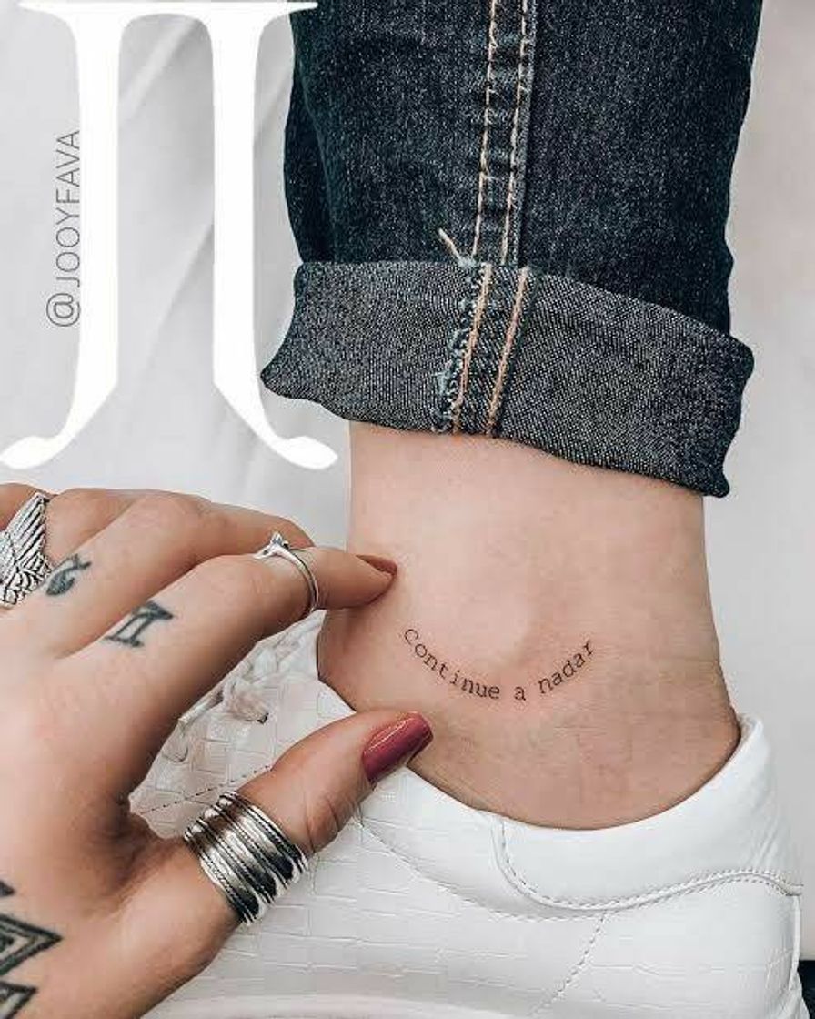 Social Tatuagen do continue a nadar