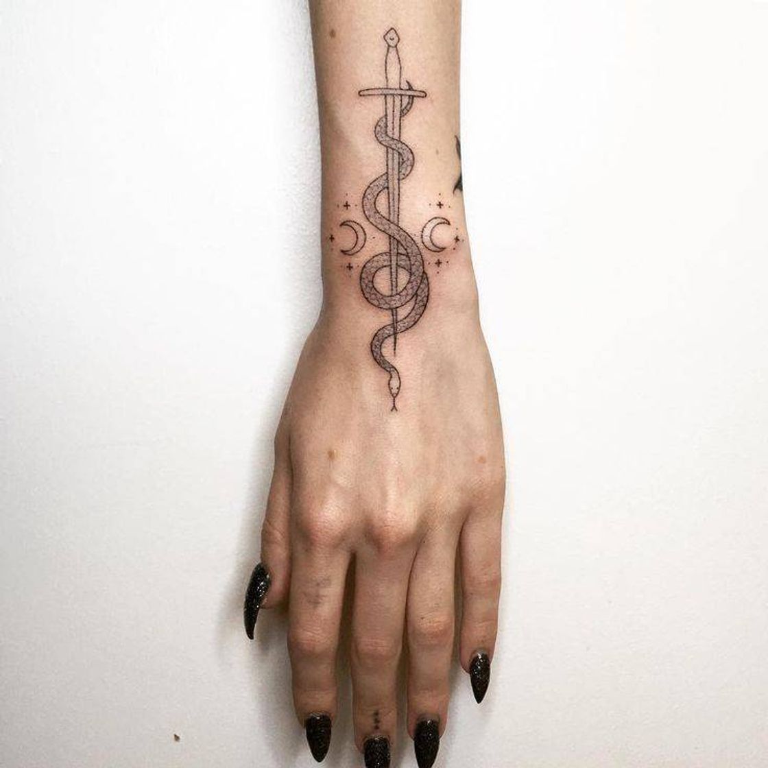 Moda snake tattoo