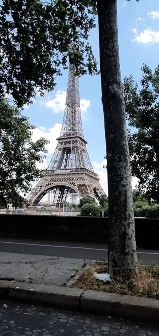 Place Torre Eiffel