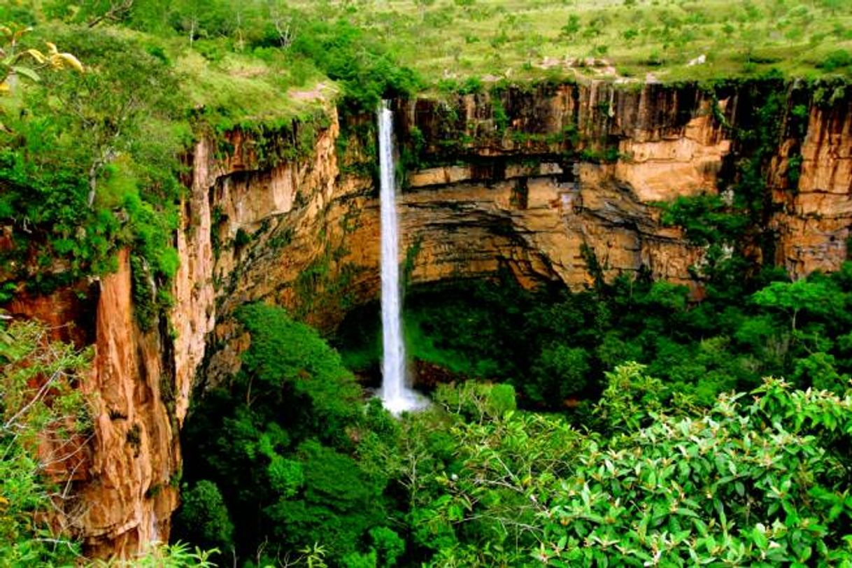 Lugar Cachoeira Véu de Noiva