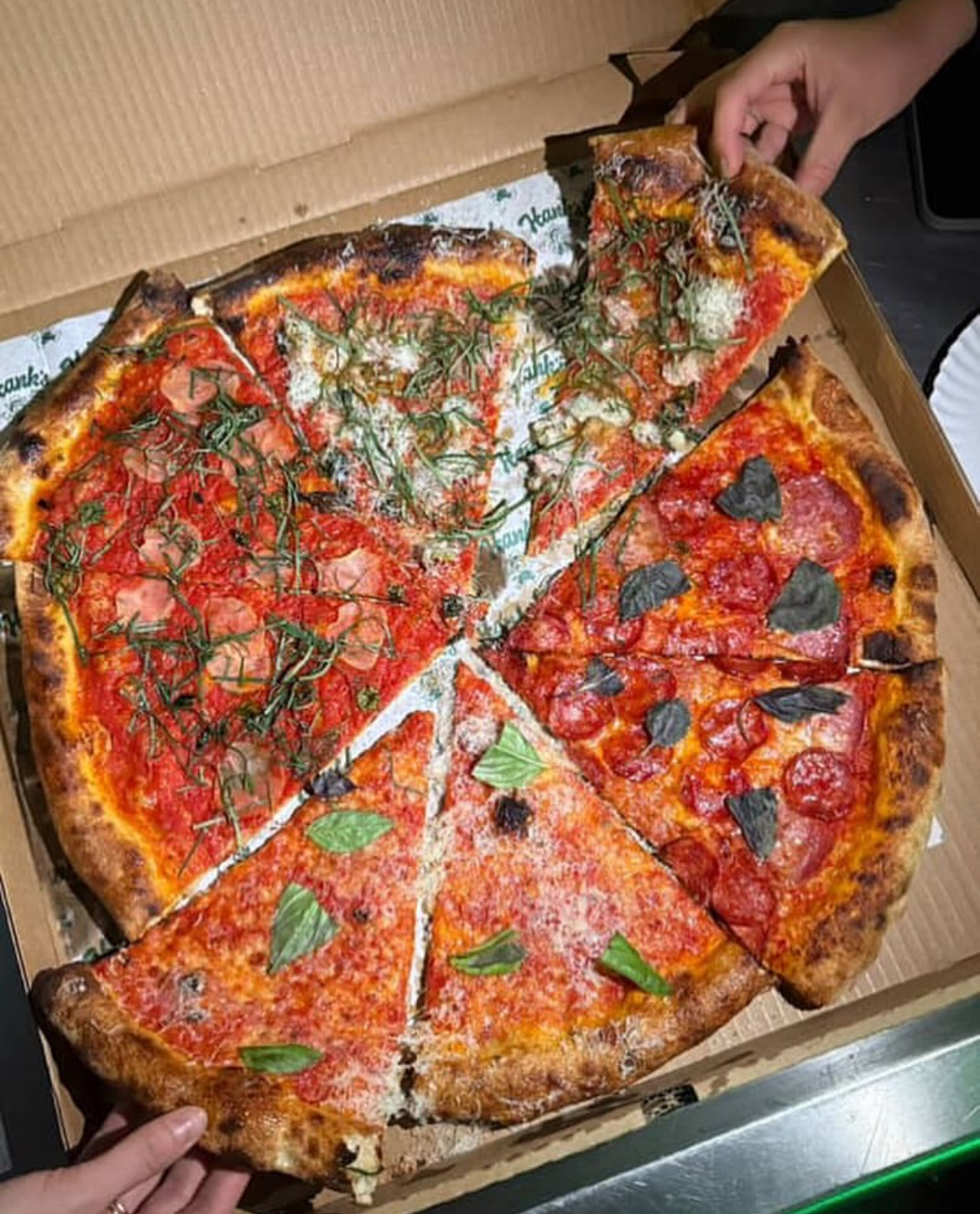 Restaurants HANK’S Pizza Choza