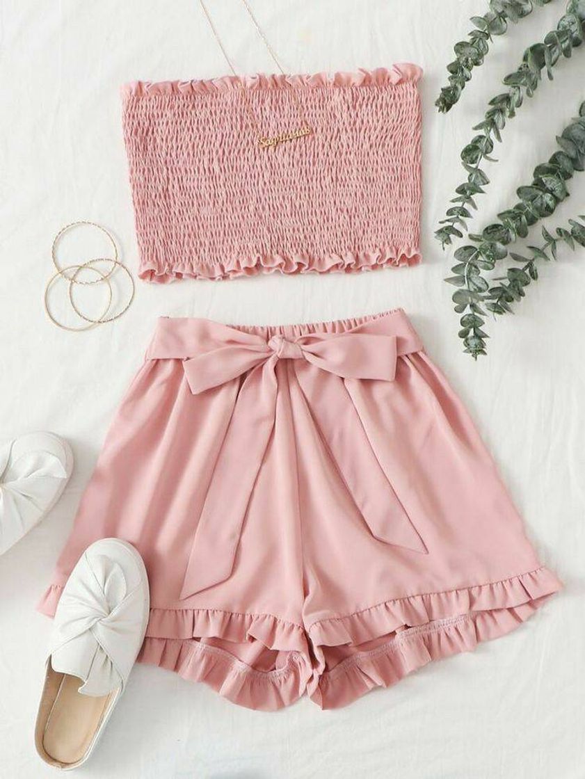 Moda Tomara que caia com um shorts rosa 💖