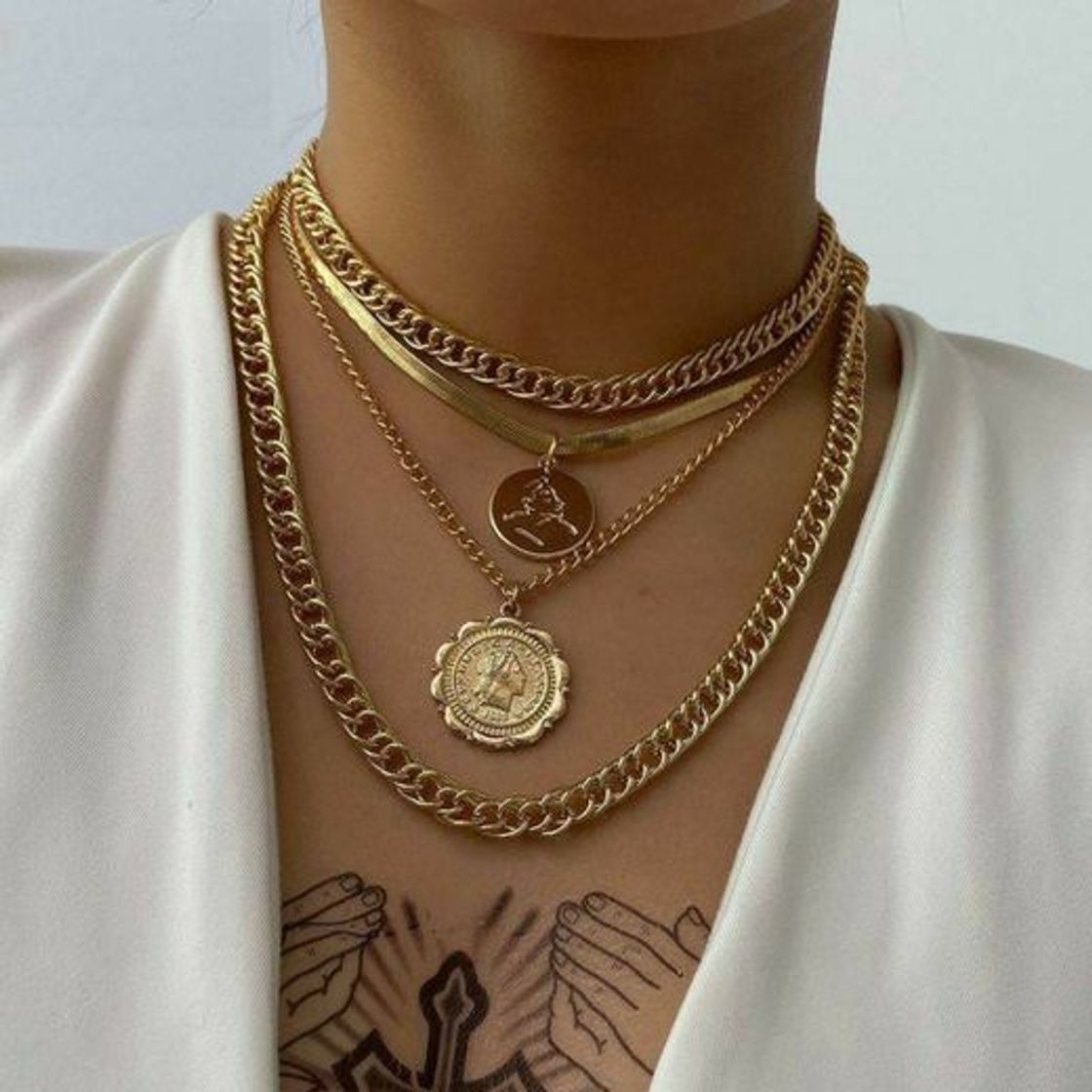 Social Colar caríssimo 