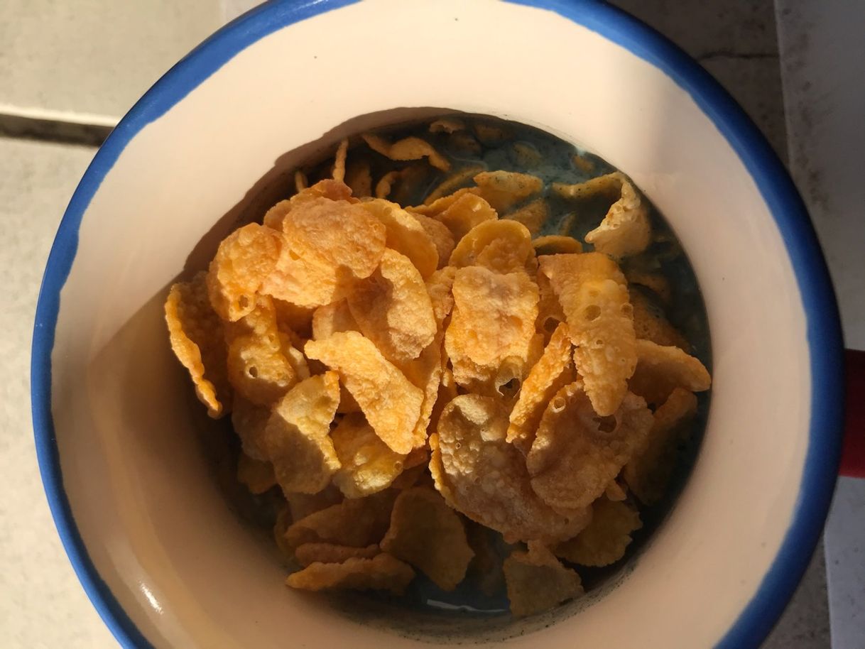 Moda Corn flakes com leite de soja e spirulina 