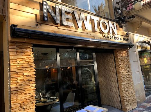 Newton Gastro Bar