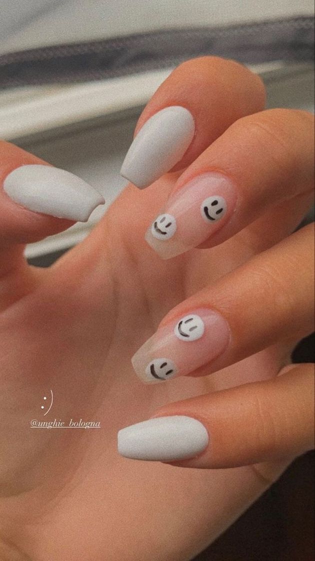Social Esmaltação com carinha feliz🙂