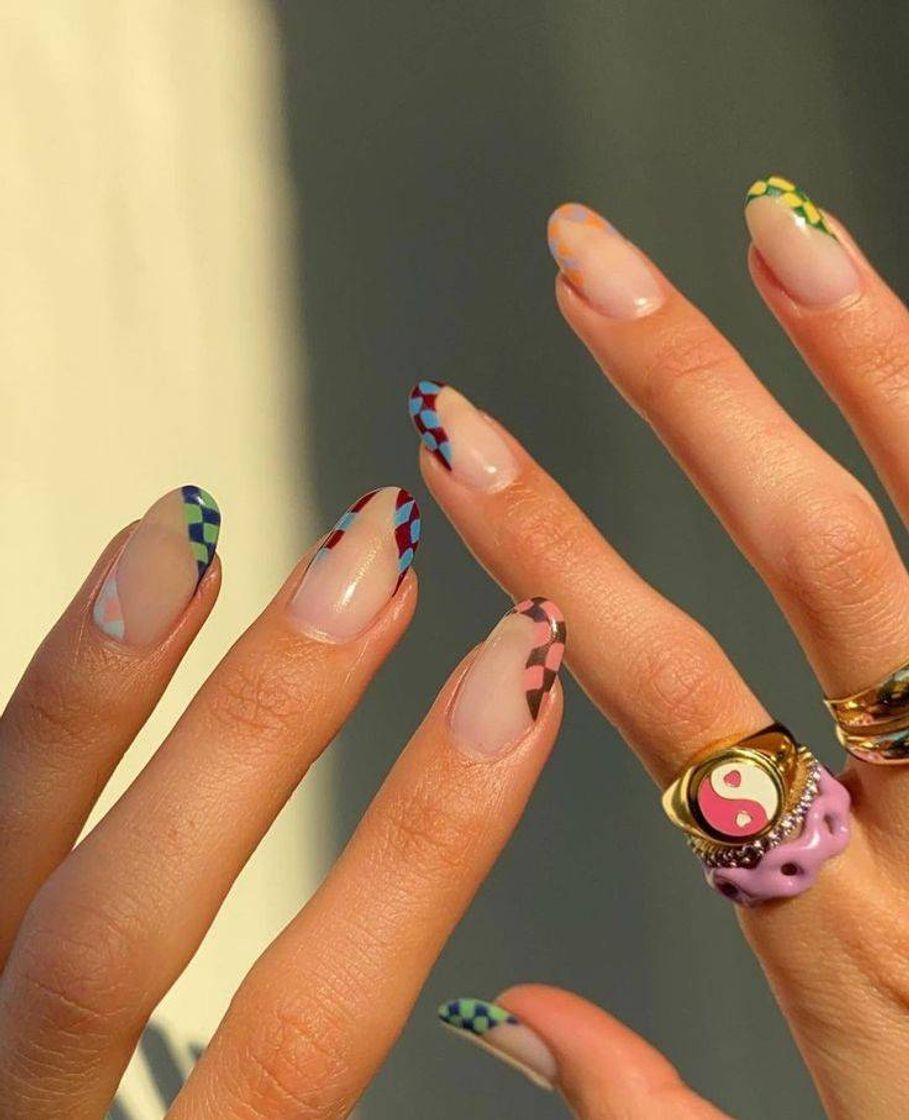 Fashion multi colored plaid nail