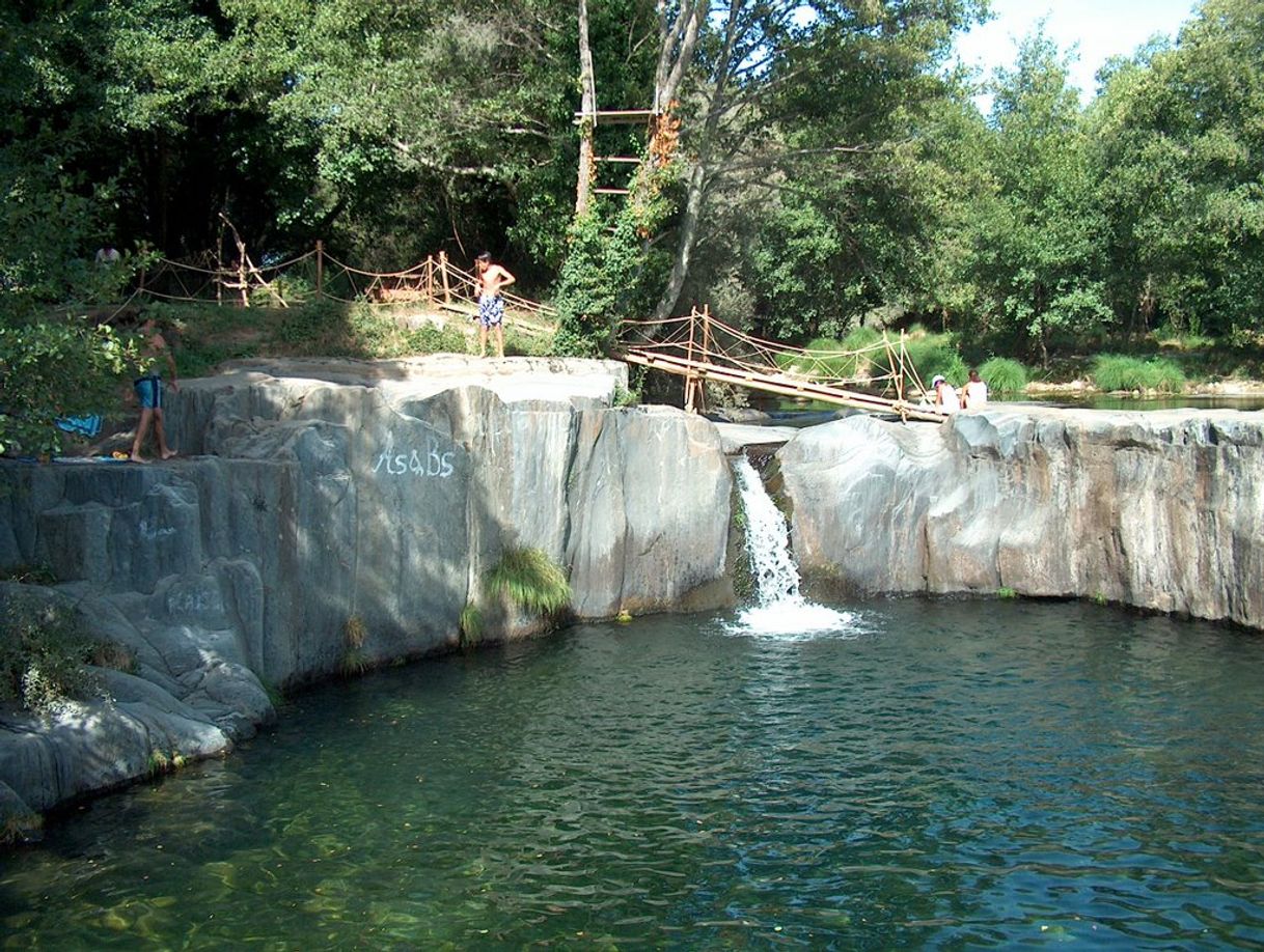 Lugares Piscina natural do paul