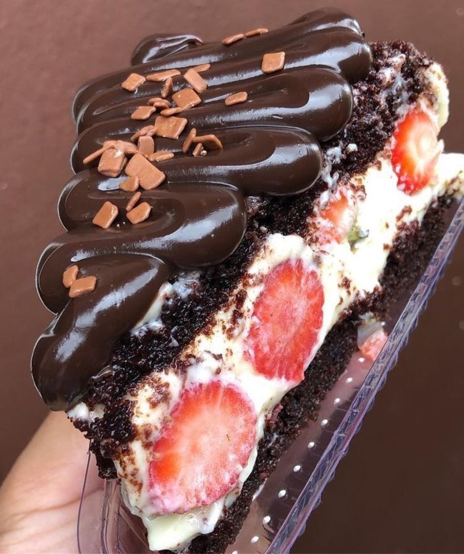 Fashion Bolo de chocolate e morango 🍓 