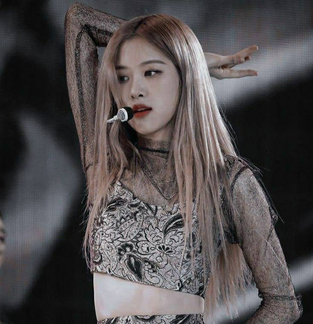 Fashion roses are rosie⚘