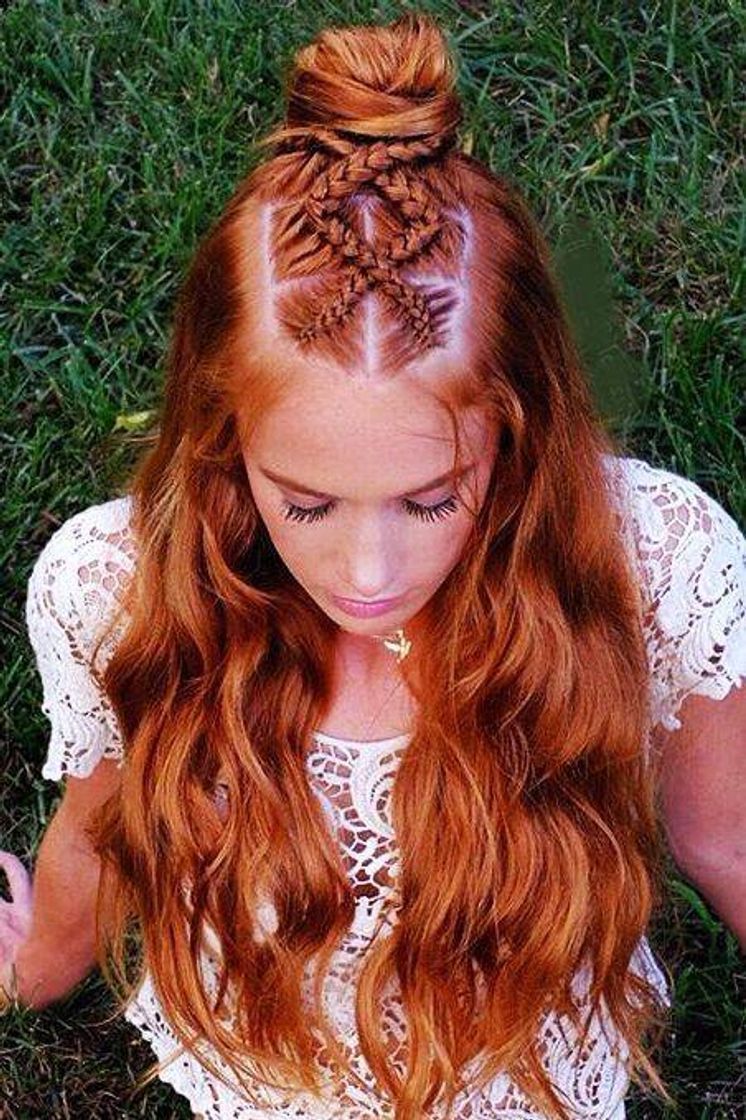 Moda Cabelo liso com trança 