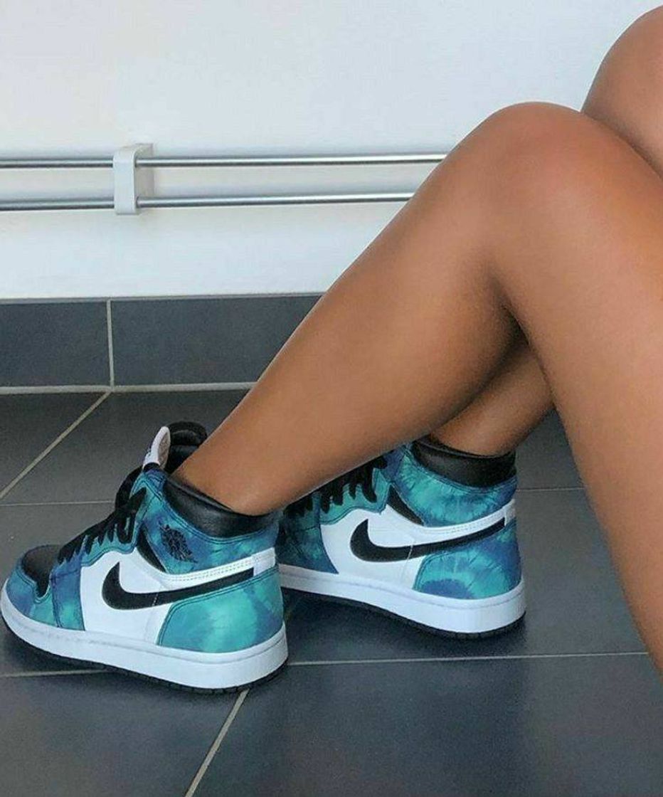 Fashion Tênis Nike verde água com azul