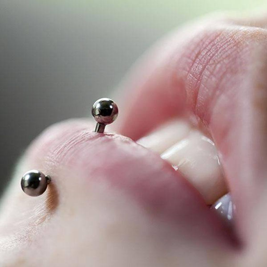 Moda Vertical labret,tem diversas joias (não faça sozinho)