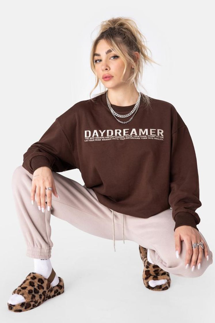 Moda DAYDREAMS Embroidery Sweatshirt

