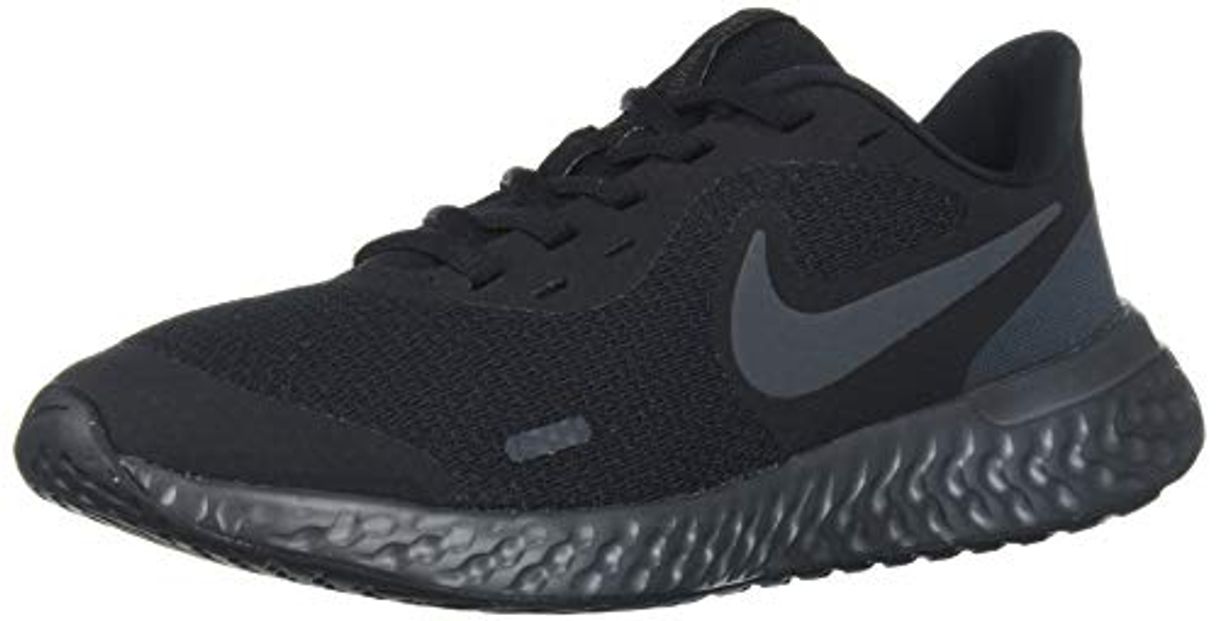 Social NIKE Revolution 5
