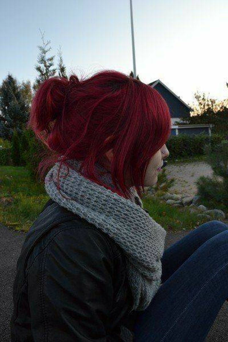 cabelo vermelho cereja 