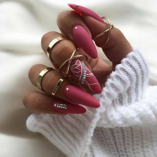 Nails 