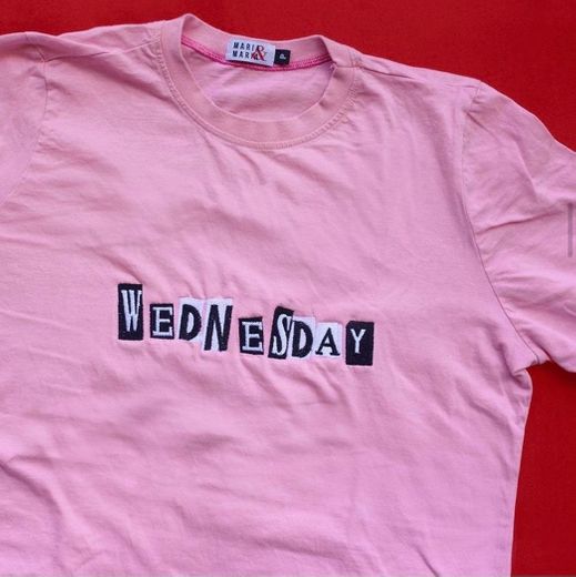 camiseta rosa wednesday