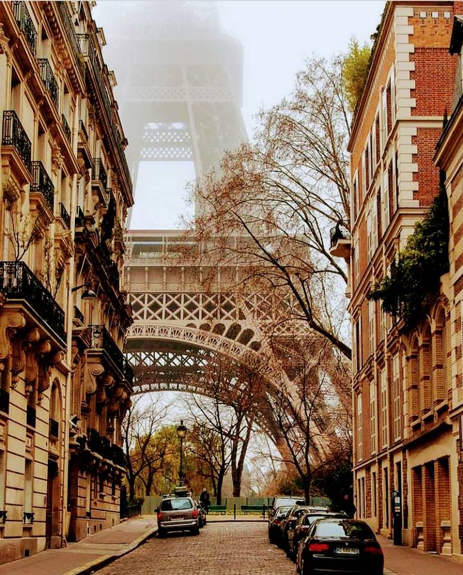 Place Torre Eiffel