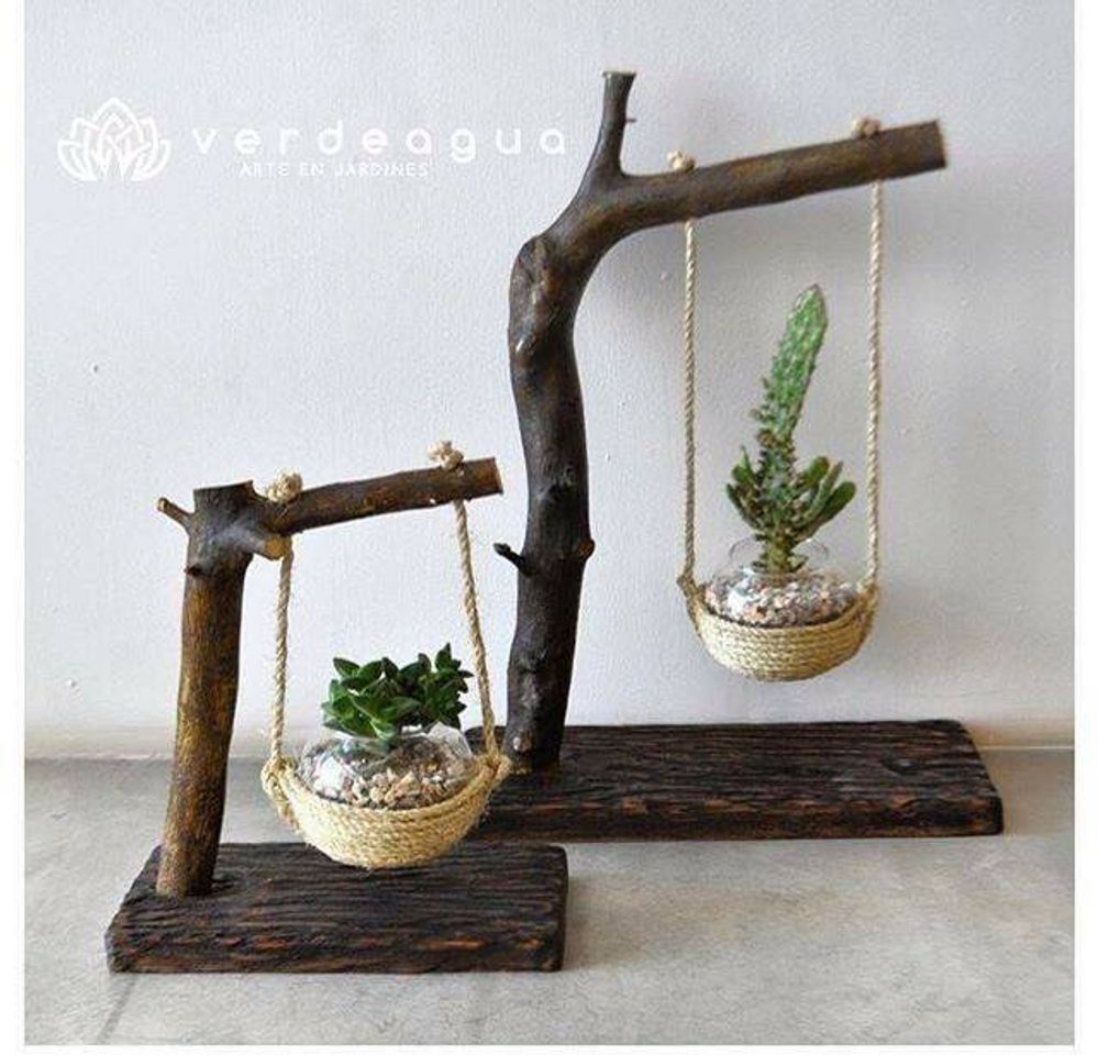Social Decoração com troncos para pendurar plantas