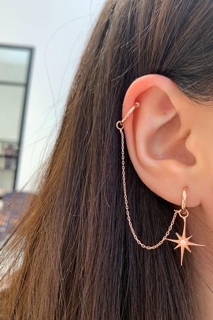 Moda Inspirações de piercing na orelha