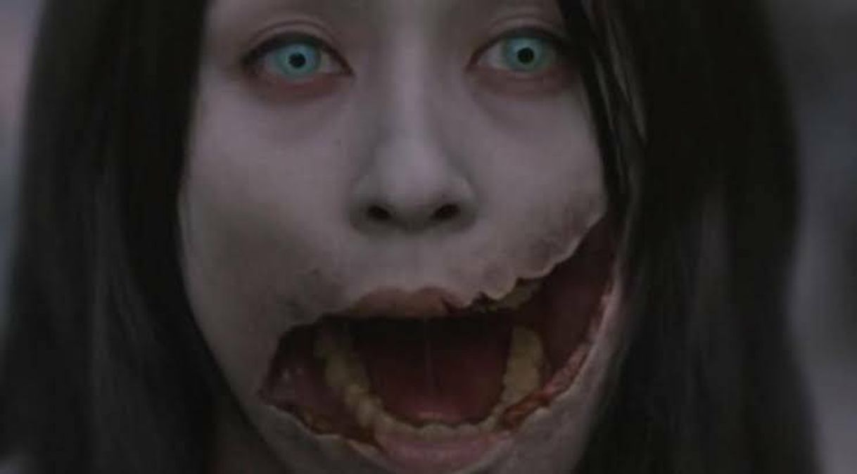 Fashion KUCHISAKE ONNA