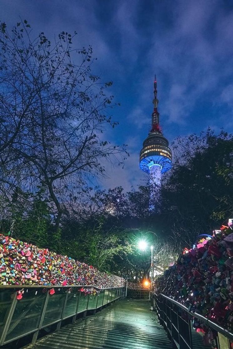 Moda Path to Namsan Tower