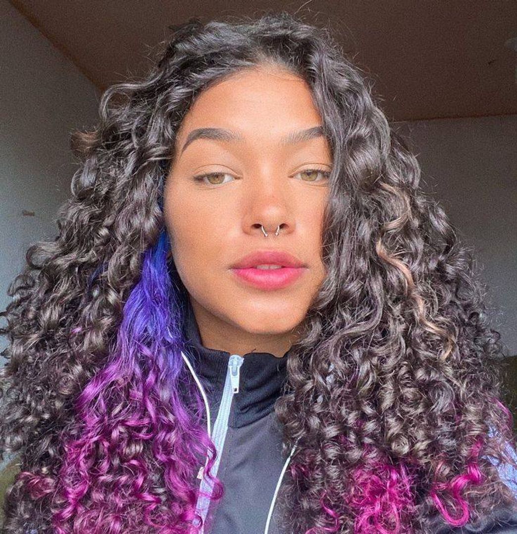 Fashion Metade do cabelo com degradê entre rosa e roxo♡