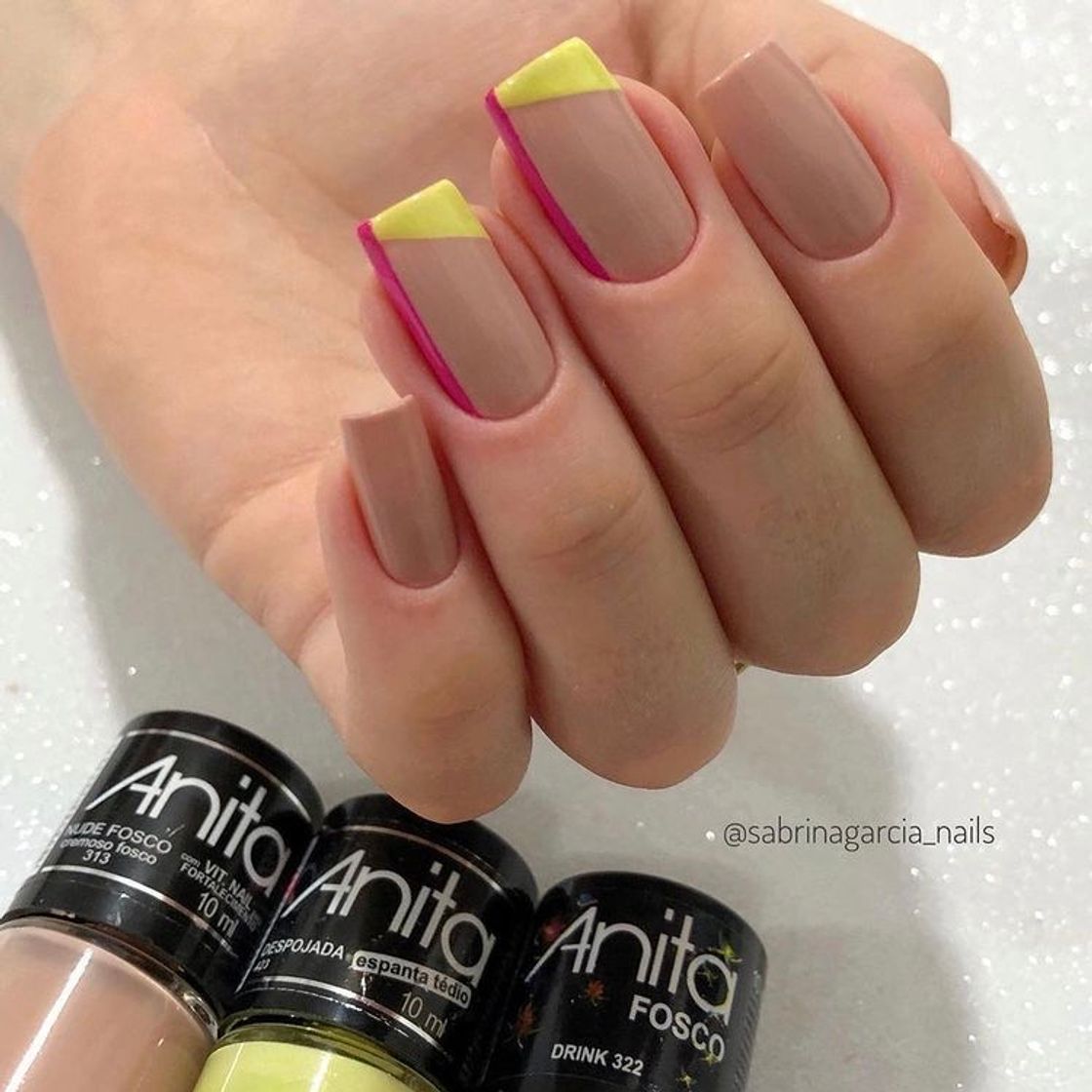 Moda Nails