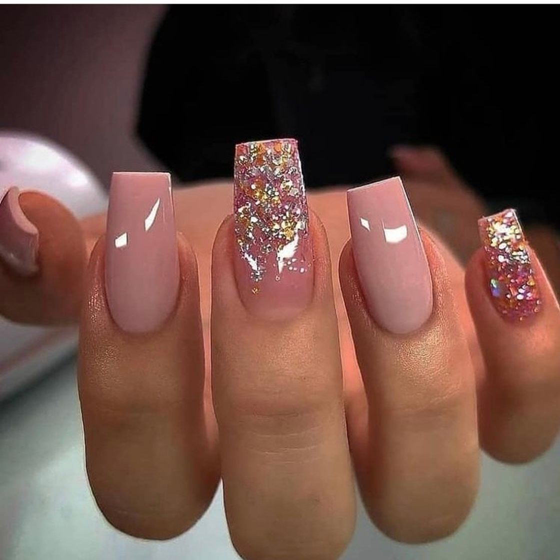 Moda Nails