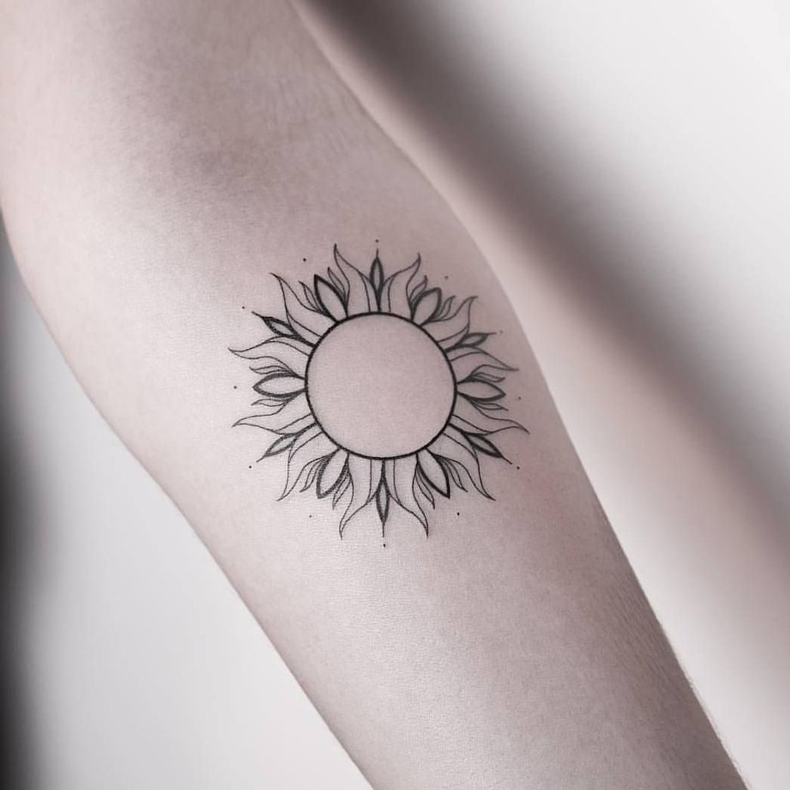 Moda Tattoo sol