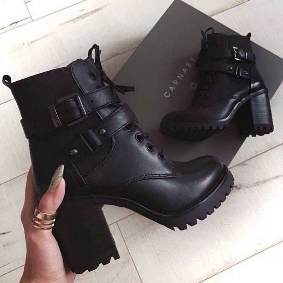 Moda BOTA CANO CURTO BAPHO😍